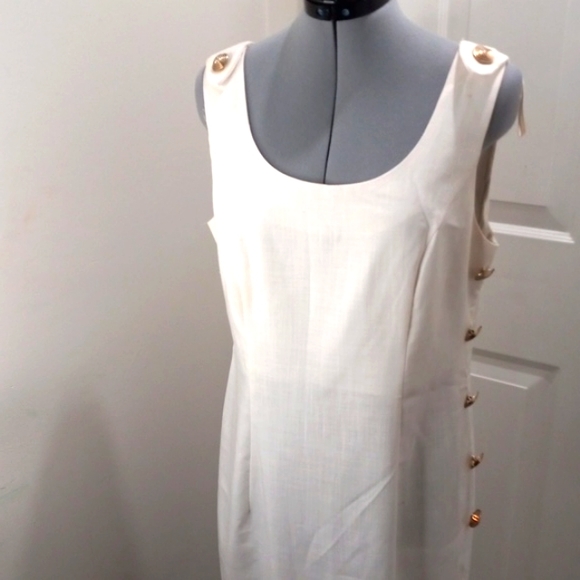 Jessica Howard Dresses Jessica Howard White Maxi Dress W Gold Side